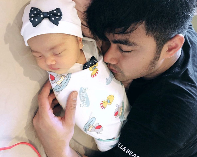 Tuyển người trông con 2 tháng ngày chỉ làm 8 tiếng, lương 2 triệu/tháng, ông bố Hà Nội bị ném đá tả tơi