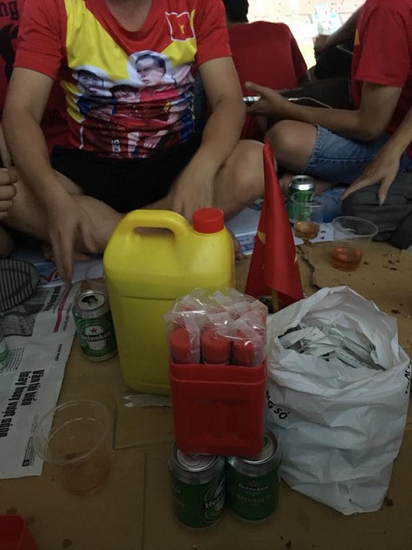 CĐV Hải Phòng dọa mang pháo sáng đốt ở Mỹ Đình, ĐTVN đứng trước nguy cơ phải chơi trên SVĐ không có khán giả