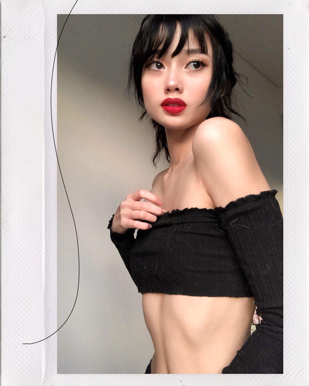 Chân dung gái xinh mới nổi trên Instagram: 20 tuổi, là du học sinh Việt tại Úc và cực kỳ đa tài