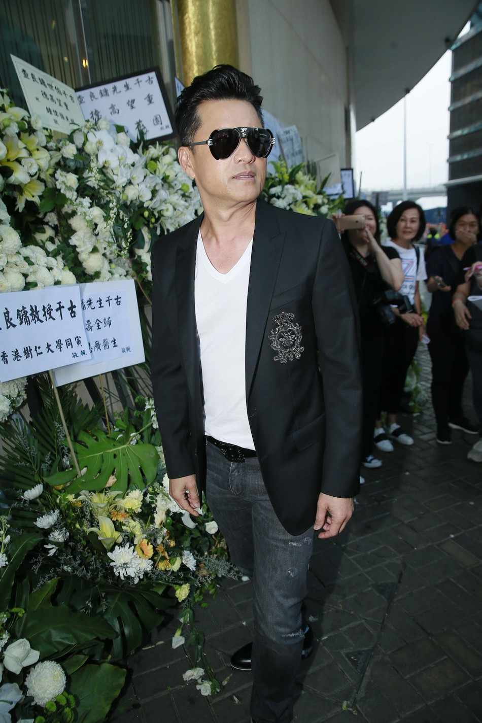 Jack Ma, Huỳnh Hiểu Minh và nhiều nghệ sĩ đến dự tang lễ Kim Dung