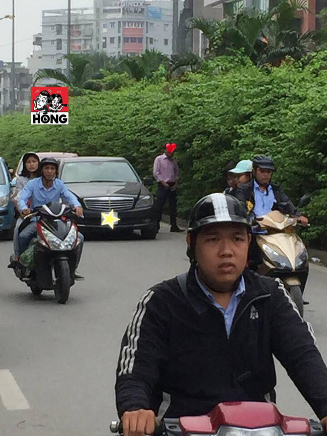 Người đàn ông đi xe sang, dừng giữa đường giải quyết nỗi buồn khiến nhiều người ngán ngẩm