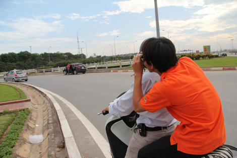 Bí mật theo dõi chồng, vợ ngỡ ngàng khi biết sự thật phía sau