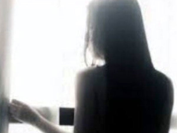 Người đàn ông dùng clip nóng tống tiền bạn gái cũ