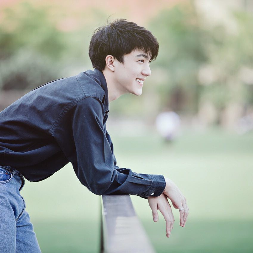 Nam tiếp viên hàng không Thái Lan được dân mạng Việt săn lùng vì ảnh thẻ quá đẹp trai