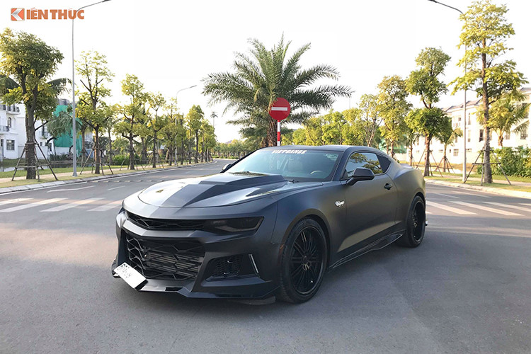 Chevrolet Camaro độ ZL1 giá hơn 2,7 tỷ đồng tại Hà Nội
