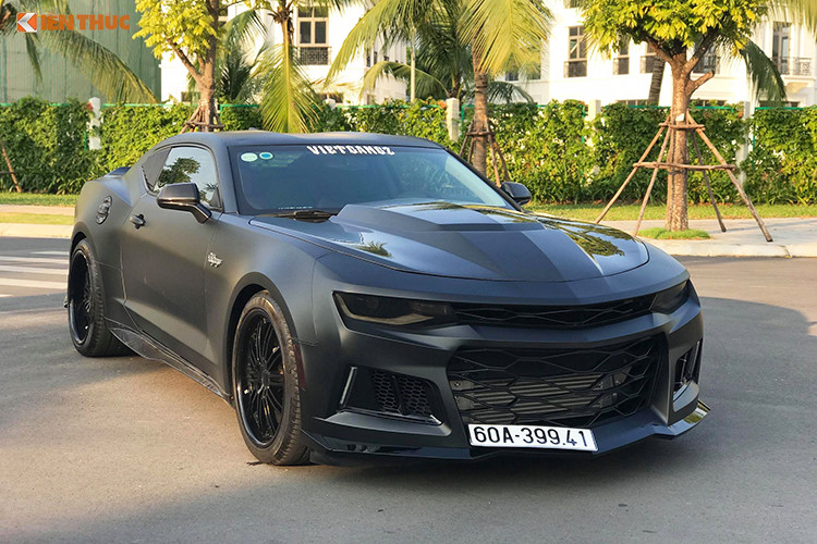 Chevrolet Camaro độ ZL1 giá hơn 2,7 tỷ đồng tại Hà Nội