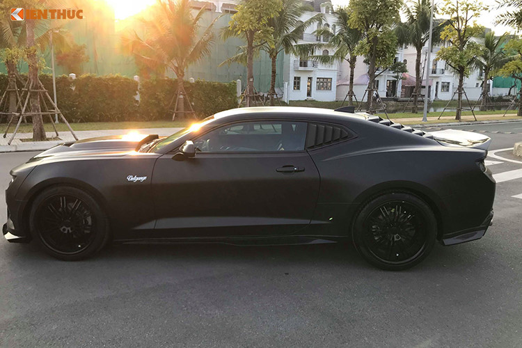 Chevrolet Camaro độ ZL1 giá hơn 2,7 tỷ đồng tại Hà Nội
