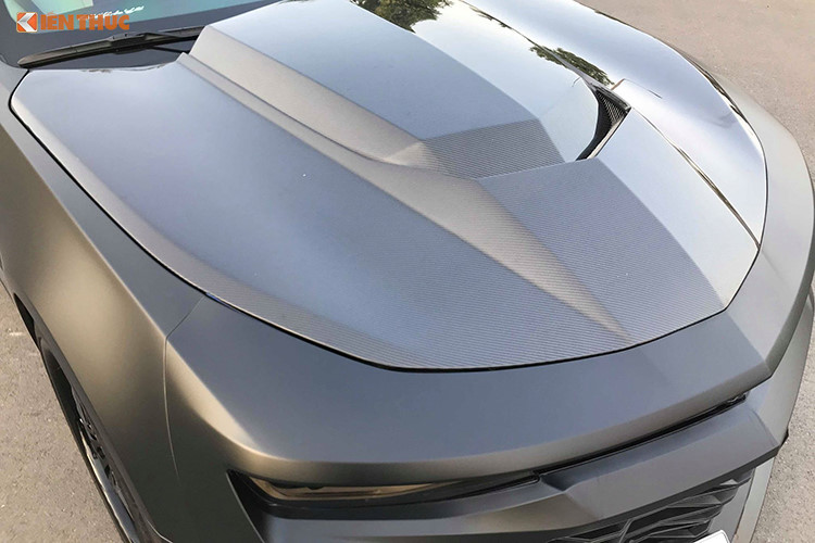 Chevrolet Camaro độ ZL1 giá hơn 2,7 tỷ đồng tại Hà Nội