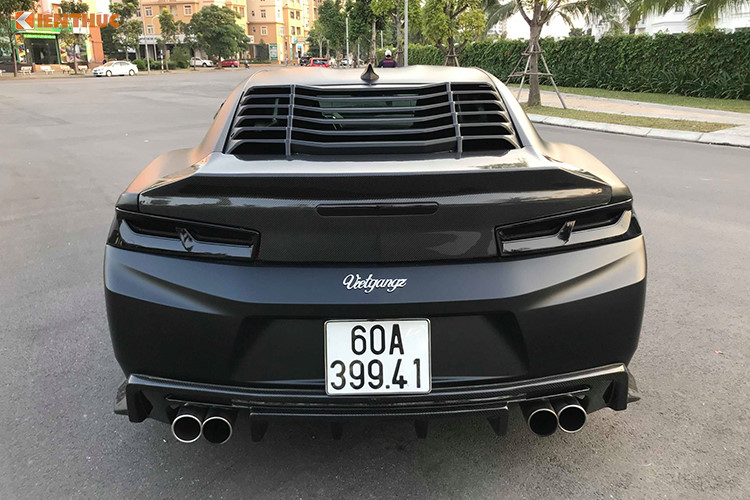 Chevrolet Camaro độ ZL1 giá hơn 2,7 tỷ đồng tại Hà Nội