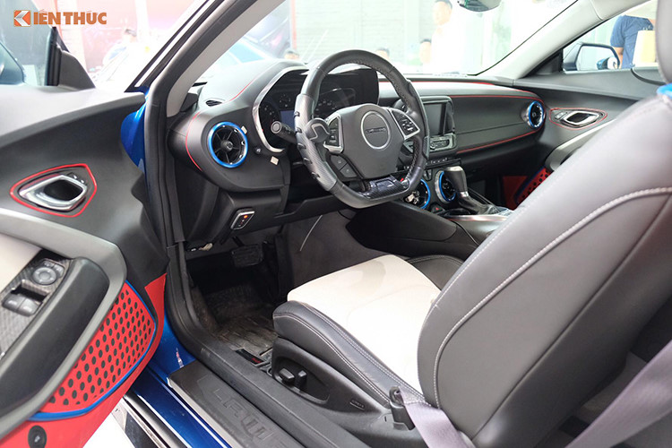 Chevrolet Camaro độ ZL1 giá hơn 2,7 tỷ đồng tại Hà Nội