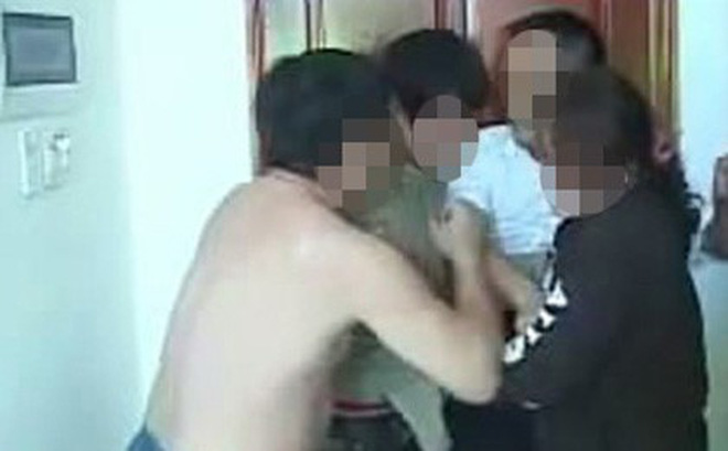 Bí thư Đảng ủy xã có quan hệ bất chính: Phục hồi thẻ nhớ điện thoại tìm chứng cứ