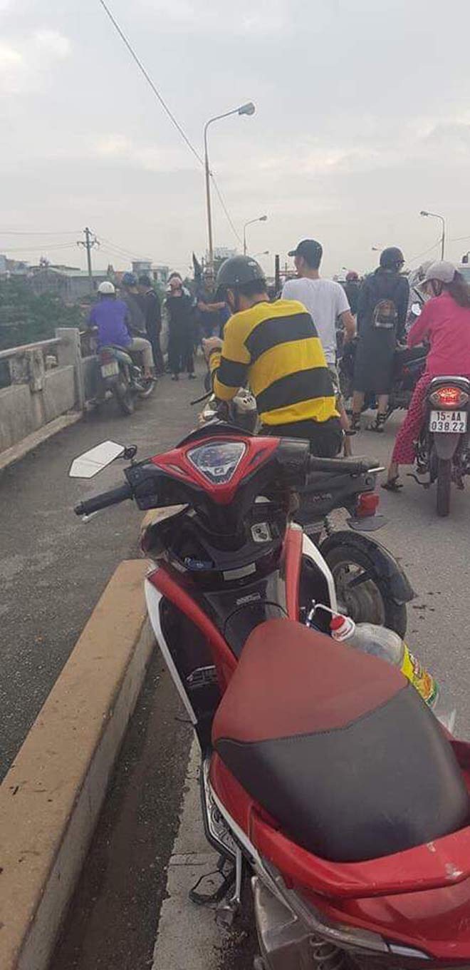 Tá hoả phát hiện thi thể nam giới phân huỷ nặng trôi dạt trên sông