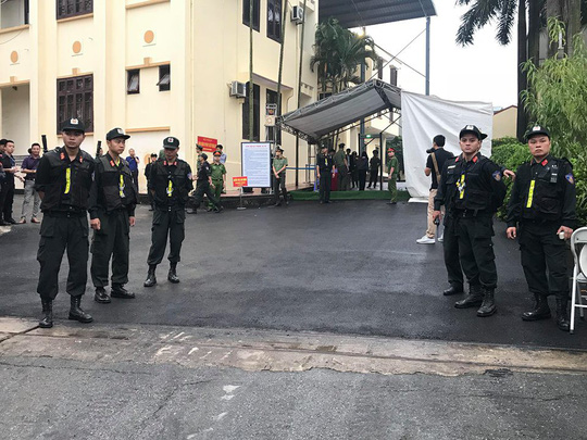 Thắt chặt an ninh phiên tòa xét xử ông Phan Văn Vĩnh và 91 bị cáo đường dây đánh bạc ngàn tỉ