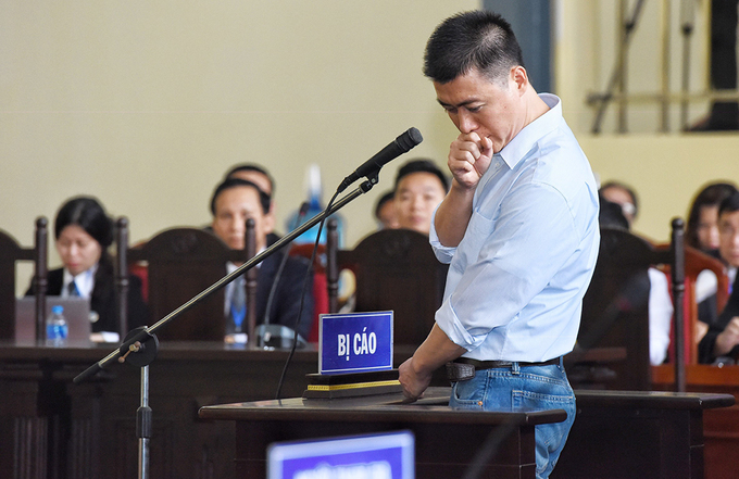 Nhiều lớp cảnh sát tại phiên xét xử ông Phan Văn Vĩnh