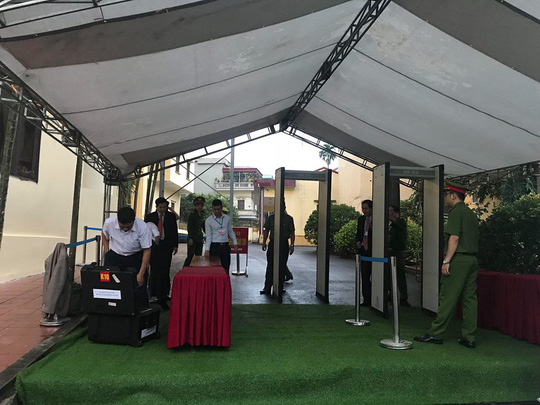 Thắt chặt an ninh phiên tòa xét xử ông Phan Văn Vĩnh và 91 bị cáo đường dây đánh bạc ngàn tỉ