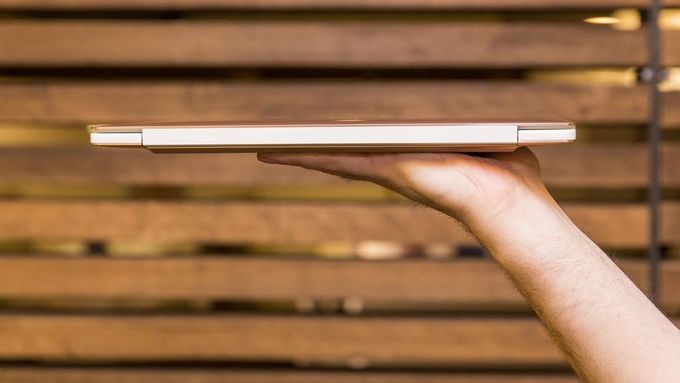 Ảnh thực tế Dell XPS 13 (2018) thiết kế nhỏ gọn, cấu hình mạnh