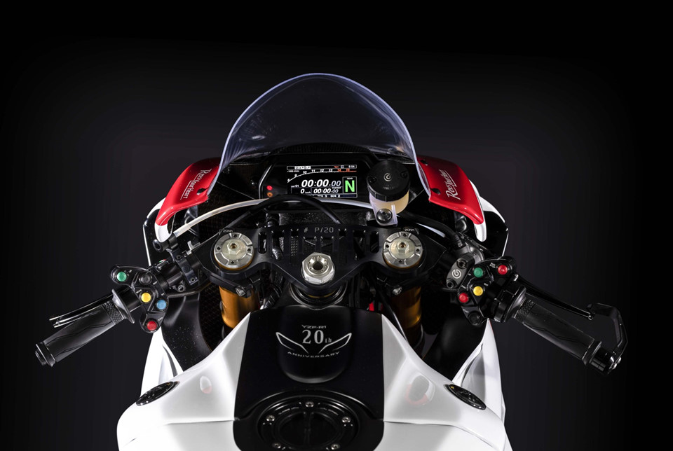 Yamaha YZF-R1 GYTR bản kỷ niệm cực đẹp ra mắt, chỉ bán 20 chiếc