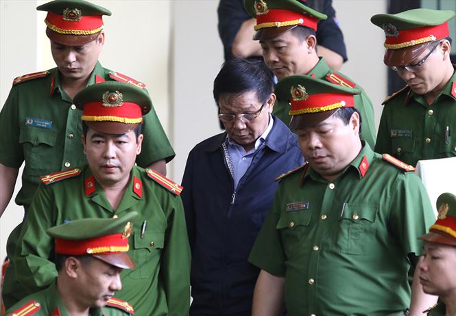 Miễn truy cứu hình sự tội đưa hối lộ vụ đánh bạc nghìn tỷ