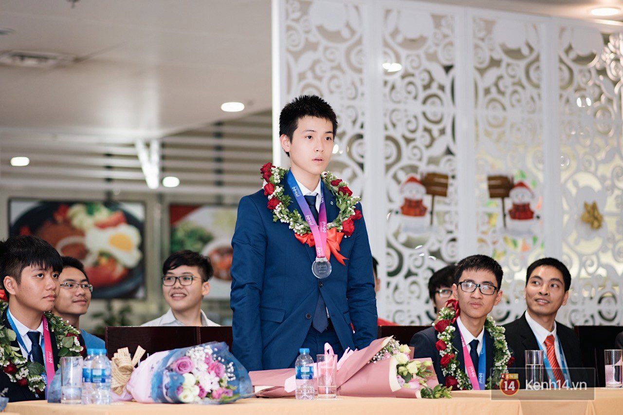 Nam sinh 2002 đẹp trai như nam thần, giành HCB Olympic Thiên văn học Quốc tế: Mê chơi LOL, đang tập gym để có 6 múi