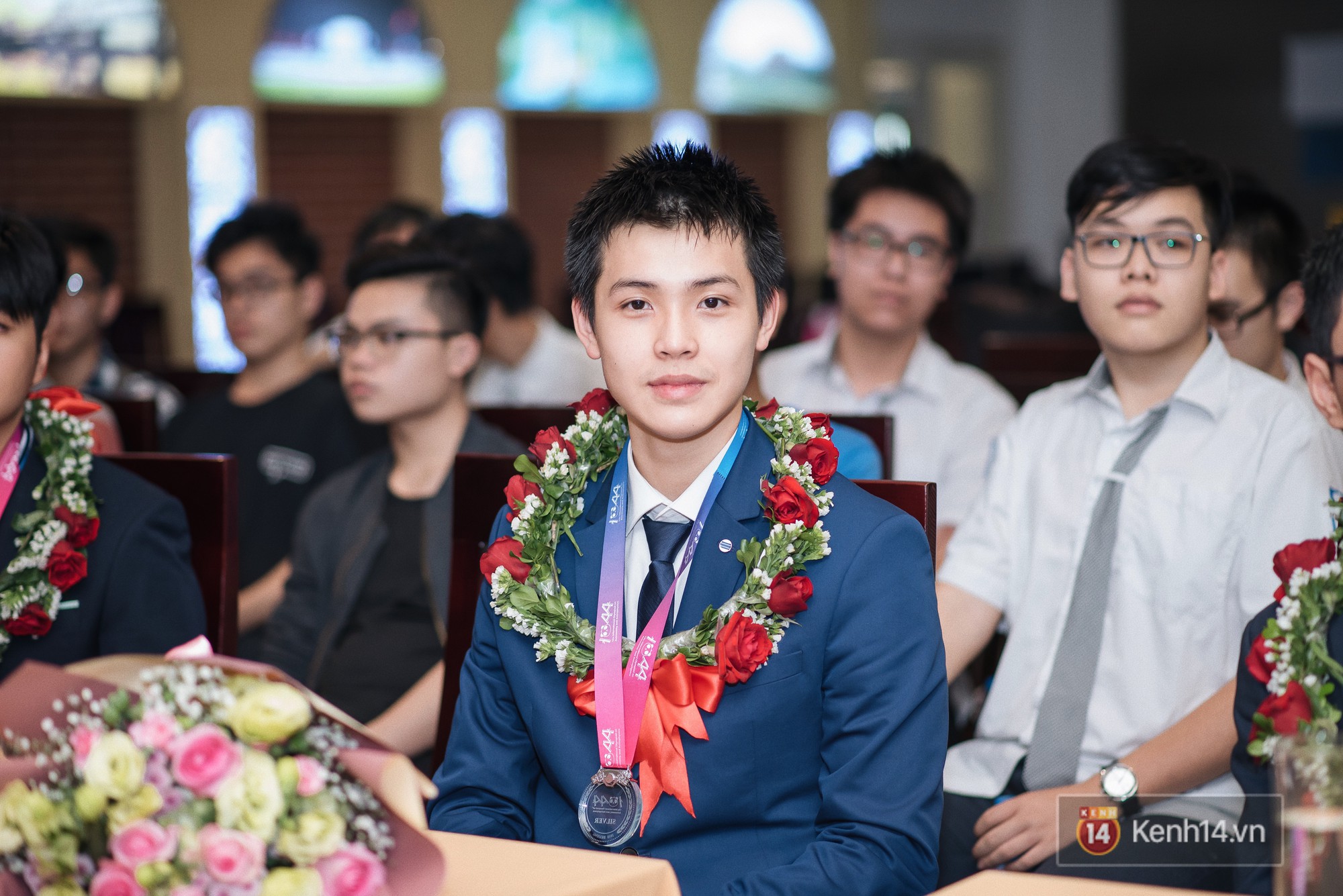 Nam sinh 2002 đẹp trai như nam thần, giành HCB Olympic Thiên văn học Quốc tế: Mê chơi LOL, đang tập gym để có 6 múi