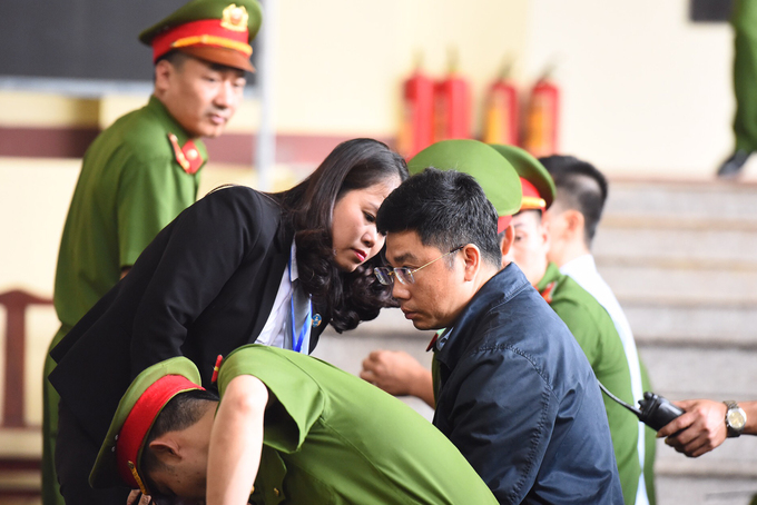 Sắc thái khi hầu tòa của bị cáo trong vụ án ông Phan Văn Vĩnh