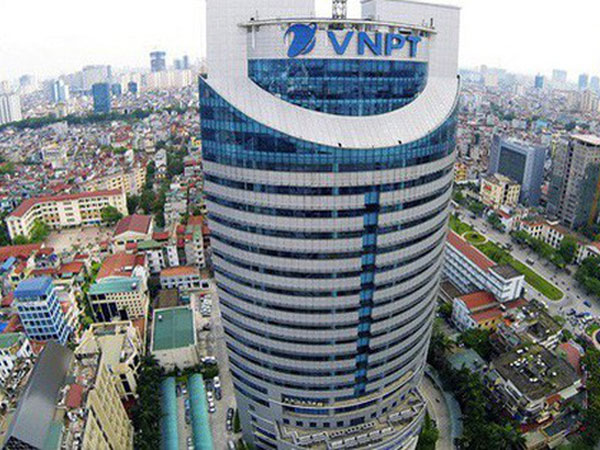 Bộ trưởng Nguyễn Mạnh Hùng tiễn VNPT, MobiFone về nhà chồng