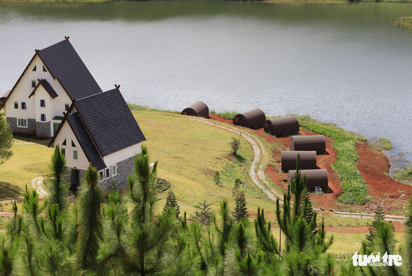 19 nhà gỗ xây dựng trái phép trong thắng cảnh quốc gia hồ Tuyền Lâm