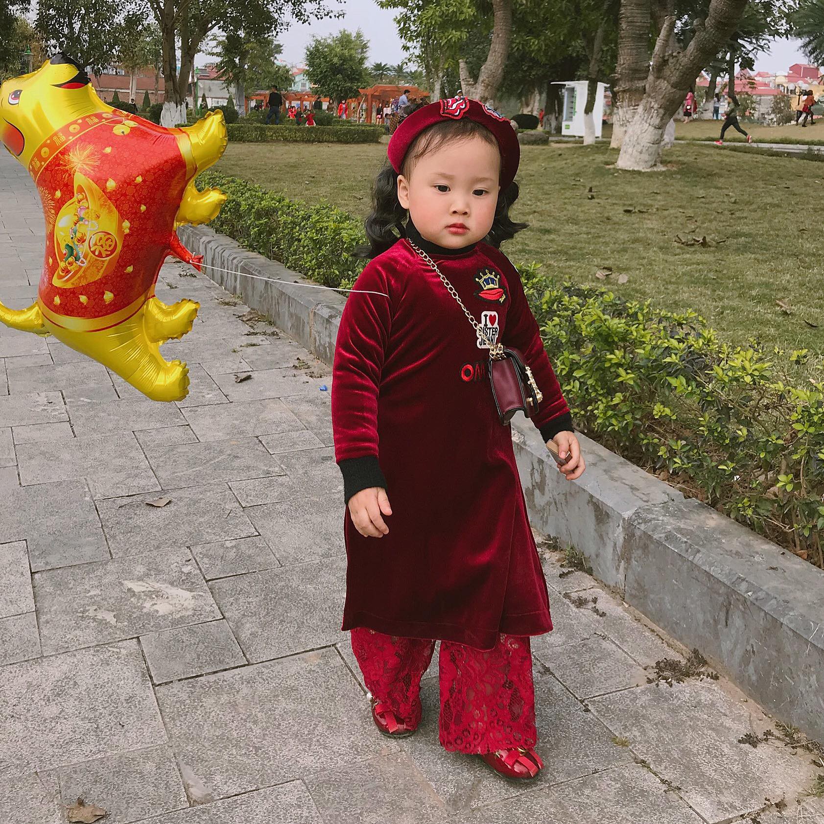 Đáng yêu nổ MXH: Cô bé 3 tuổi khóc lóc gọi điện cầu cứu ông nội vì bị bố trêu đến không ngủ được!