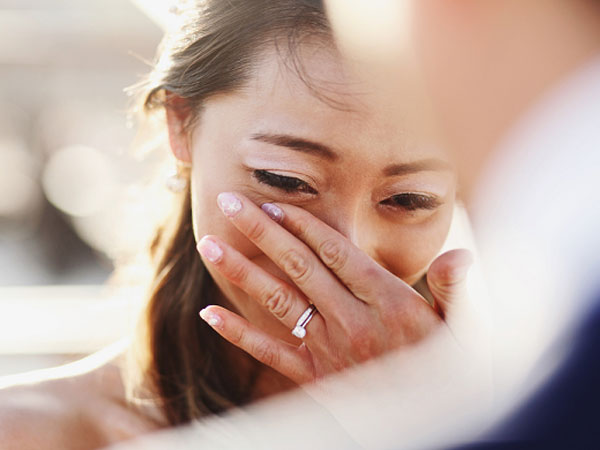 Phát hiện bọc tiền trong tủ, cứ nghĩ là chồng trúng xổ số nào ngờ khi biết sự thật tôi sốc đến phát sợ