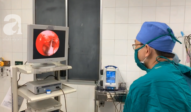 Đang đứng trước cửa nhà, người phụ nữ 32 tuổi bị viên đạn ghim thẳng vào mắt, suýt mù vĩnh viễn