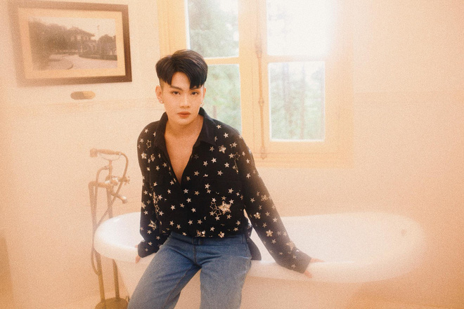 Đào Bá Lộc tự tin đăng ảnh ngày nhỏ để chứng minh dậy thì không phẫu thuật