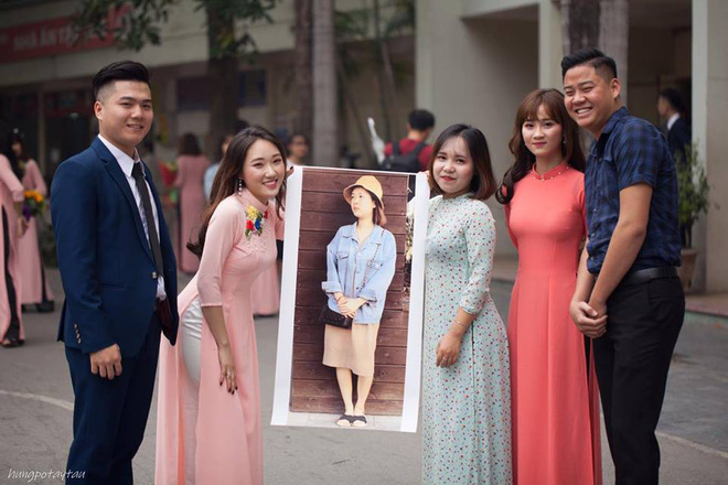 Đội sổ môn... cầu lông, nữ sinh bị lũ bạn troll tặng băng rôn đề danh hiệu Hoa hậu thể chất