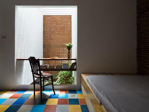 Vợ chồng Việt bỏ phố về quê xây nhà cấp 4 đẹp mê li, lý do khiến ai cũng nể!