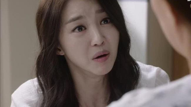 Ngày cháu chào đời, bà nội không buồn bế lại còn buông một câu độc ác khiến nàng dâu phẫn nộ