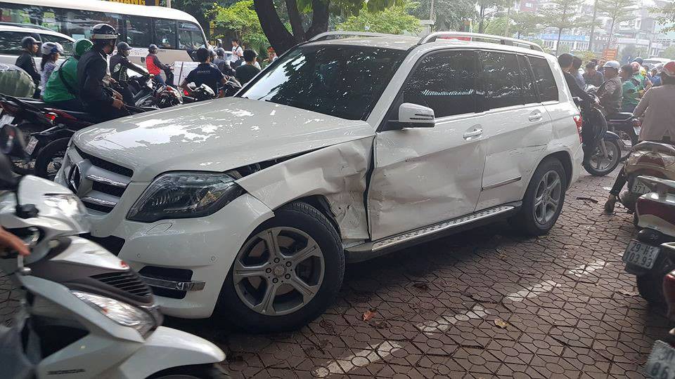 Vụ xe sang Audi lùi vun vút gây tai nạn liên hoàn trên phố Hà Nội: Tài xế khai gạt nhầm số nên cuống