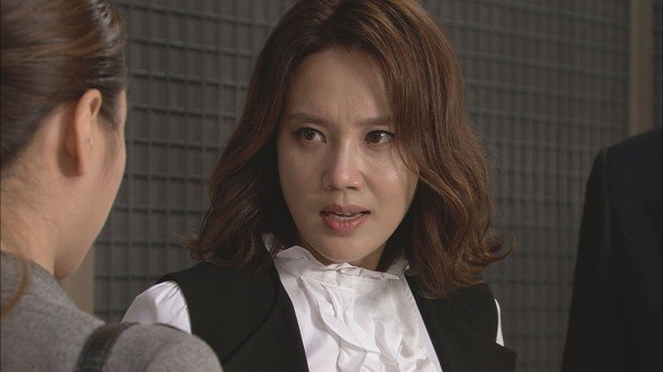 Vừa cưới về được cưng như trứng mỏng, nàng dâu vội tắt nụ cười chỉ vì một câu nói của em chồng