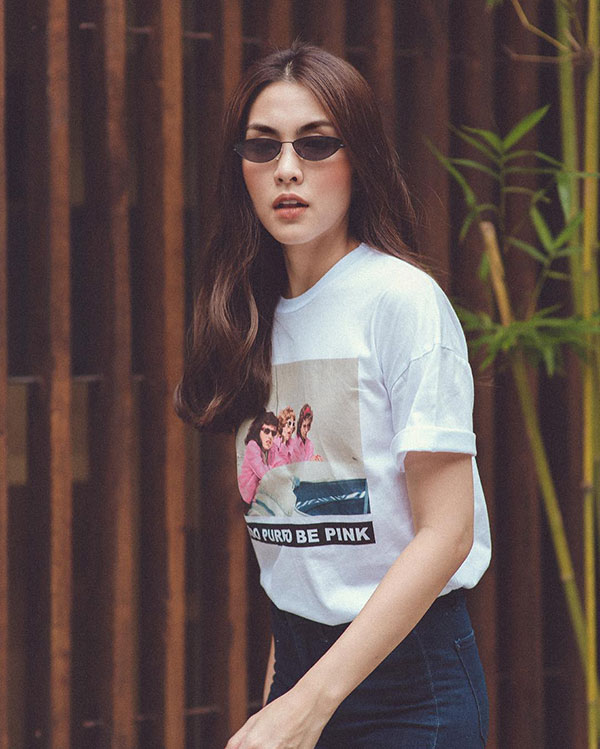 Để ý mới thấy: Hà Tăng chăm diện đồ đơn giản, trái ngược hoàn toàn với em và mẹ chồng