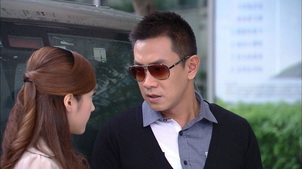 Chồng 5 lần 7 lượt hối thúc vợ nối lại tình xưa với người cũ chỉ vì lý do này