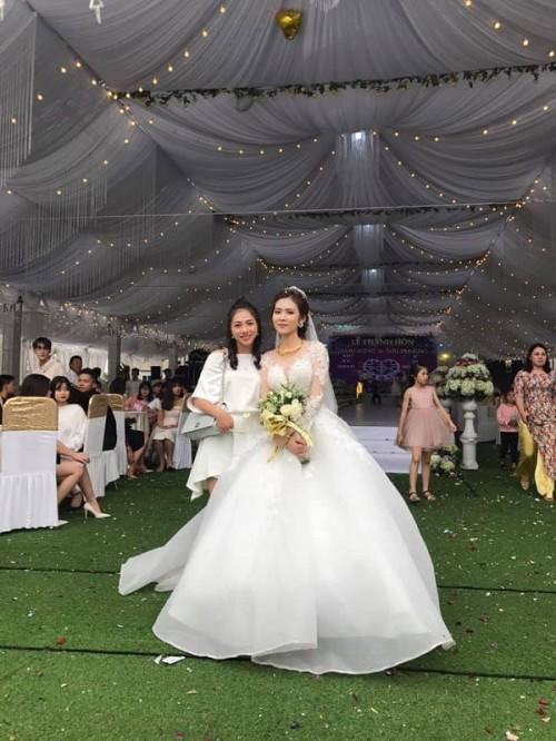 Lộ nhan sắc cô dâu trong đám cưới siêu khủng chi gần 1 tỷ đồng làm rạp ở Vĩnh Phúc