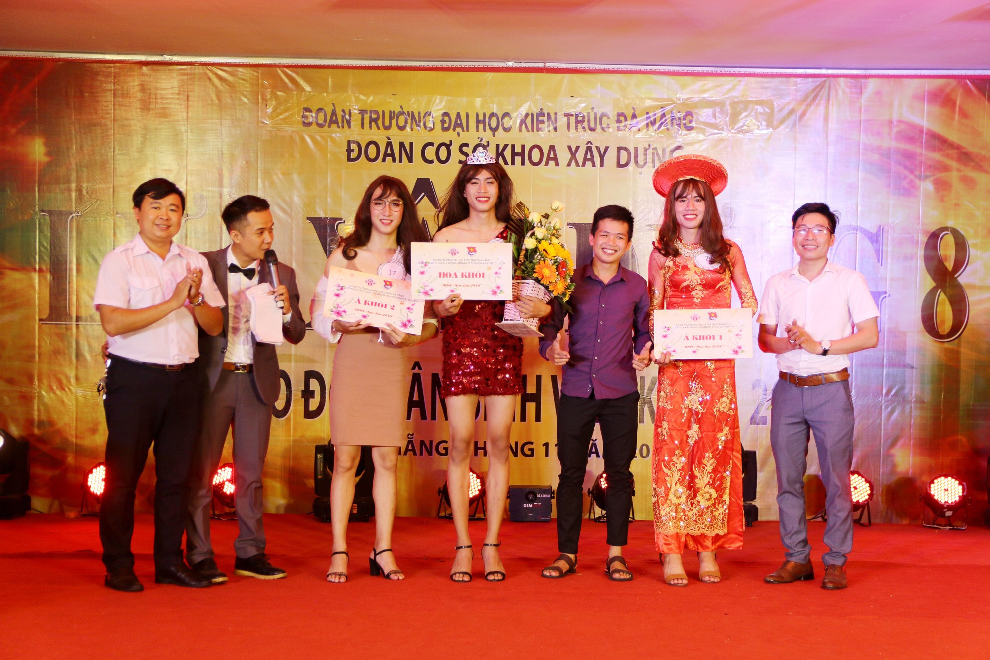 Những nam sinh rất đẹp trai nhưng khi giả gái lại xinh xắn đến mức chị em phát hờn vì ghen tỵ