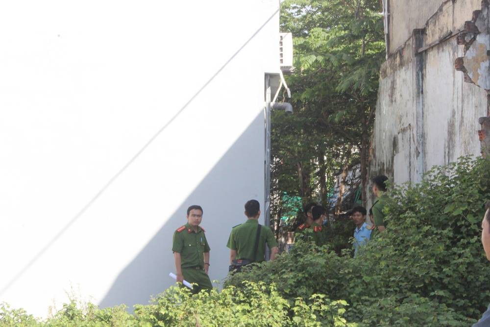 Đi tập thể dục, hoảng hồn phát hiện nam thanh niên tử vong trong tư thế treo cổ trên cây trứng cá