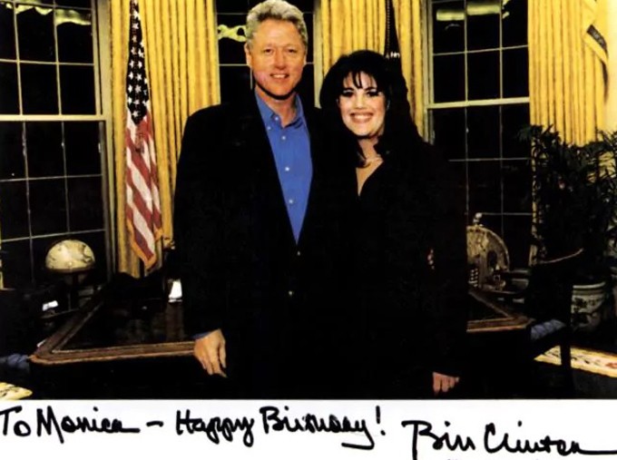 Monica Lewinsky kể về lần gần gũi Bill Clinton trong nhà tắm