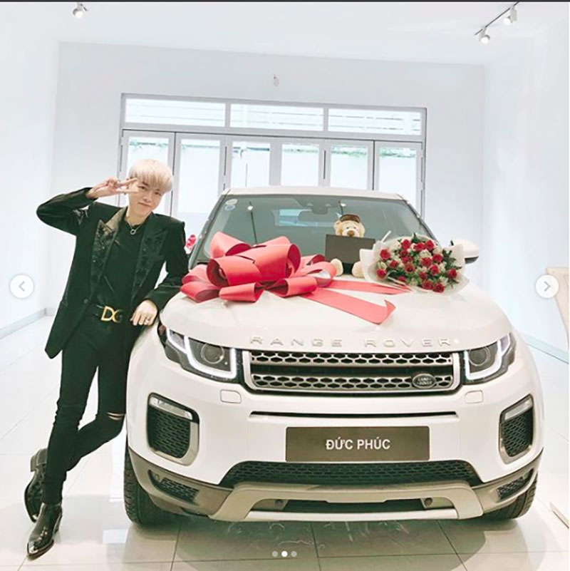 Đức Phúc gây bất ngờ khi tậu xế sang đắt tiền, hội chị em hoa dâm bụt Hòa Minzy vào bóc phốt