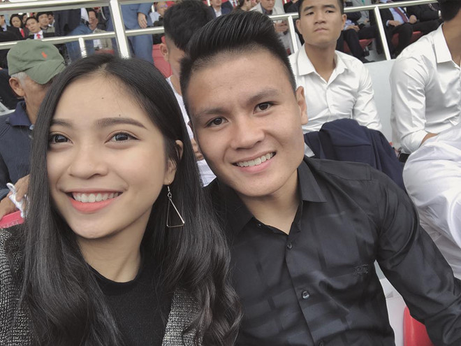 Bạn gái cầu thủ dự AFF Cup: Từ xinh đẹp, dịu dàng đến gợi cảm, cá tính