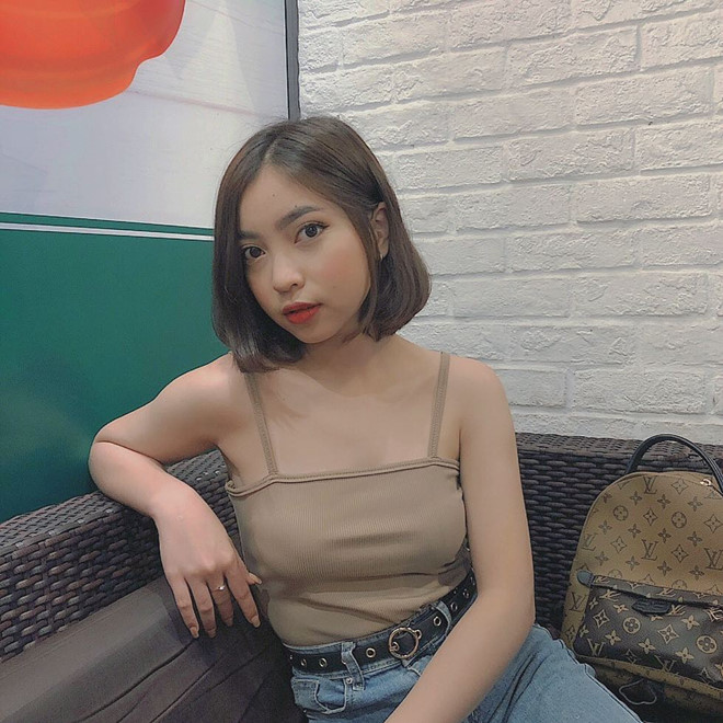 Bạn gái cầu thủ dự AFF Cup: Từ xinh đẹp, dịu dàng đến gợi cảm, cá tính