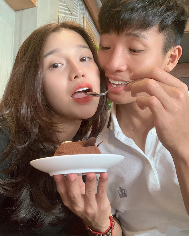 Bạn gái cầu thủ dự AFF Cup: Từ xinh đẹp, dịu dàng đến gợi cảm, cá tính