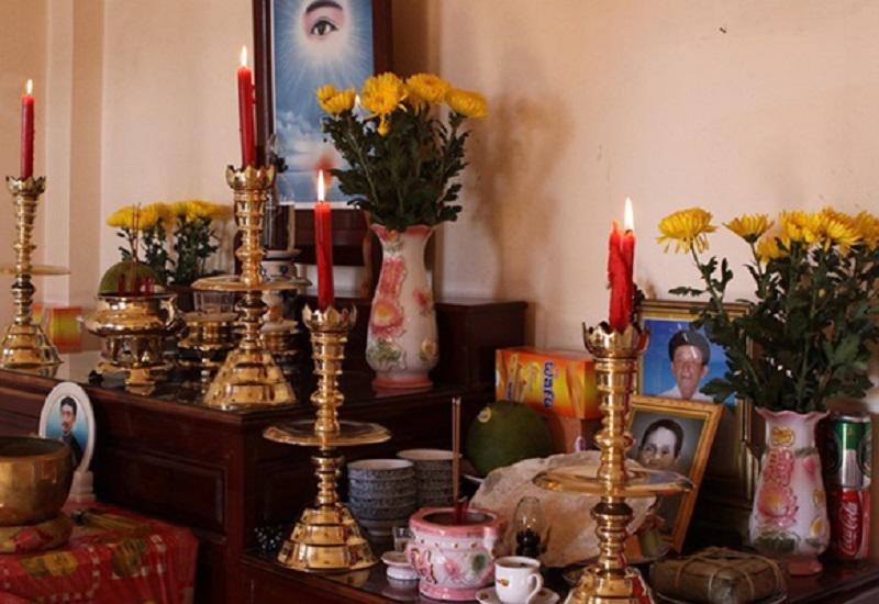 Nếu bàn thờ mà xuất hiện 6 dấu hiệu này thì phải cẩn thận, tai tương sắp đến cửa rồi