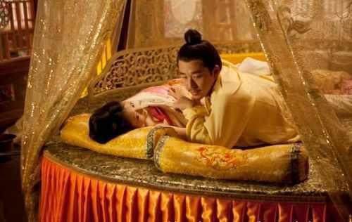 Chấn động vụ Hoàng đế Trung Quốc bị bỏ bùa yêu, nạp luôn vú nuôi làm phi tần Chấn động vụ Hoàng đế Trung Quốc bị bỏ bùa yêu, nạp luôn vú nuôi làm phi tần