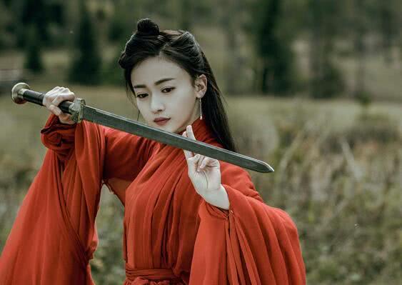 Không những là Đát Kỷ xấu nhất lịch sử Hoa Ngữ, Ngô Cẩn Ngôn còn bị chê có nhan sắc tệ nhất Triều ca