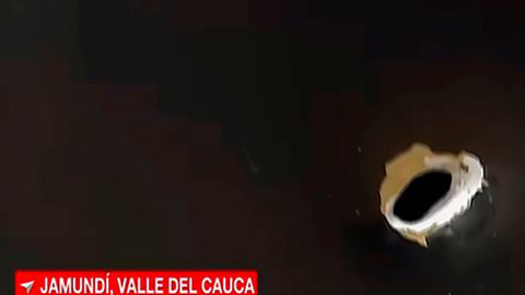 Cầu thủ Colombia suýt bị CĐV bắn vỡ sọ